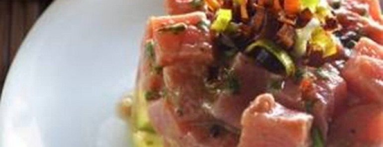 Ensalada de atún fresco