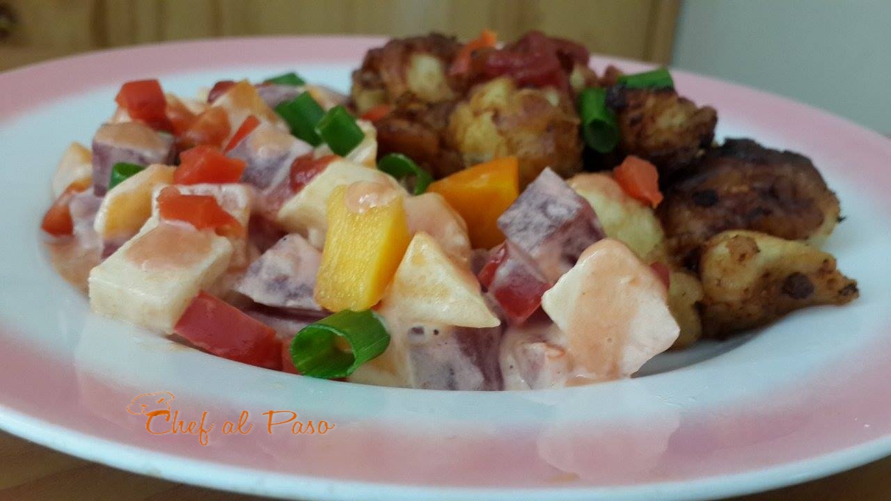 chicharrón de pollo con ensalada de verduras y frutas 3