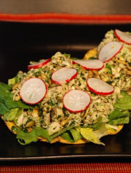 Tostadas de Atún con Salsa de Pepitas, recetas de Gina PachecoChef al Paso