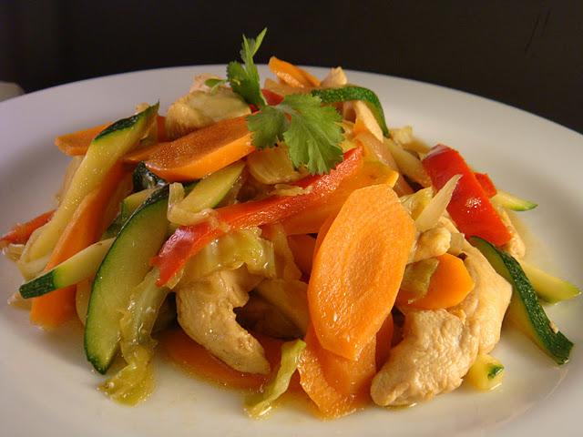 pollo con verduras al wok